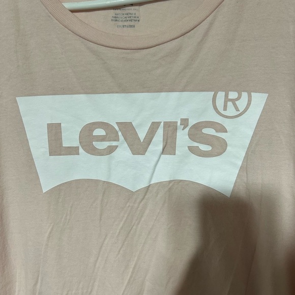 Levi's Light Pink Tee with White Logo - 2X- Tahiti is new or like new - Picture 3 of 7
